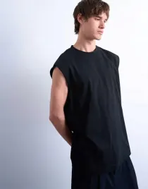 topman-czarna-koszulka-bez-rekawow-okragly-dekolt-b25-xs
