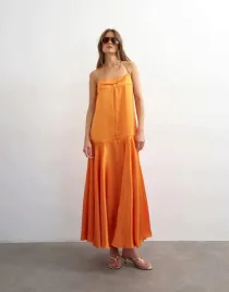 topshop-satynowa-pomaranczowa-maxi-sukienka-odkryte-plecy-b25-s