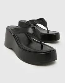 schuh-czarne-klapki-japonki-na-platformie-b25-36