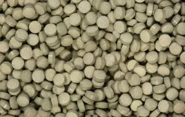 witaminy-dla-psa-z-dzika-roza-pokrzywa-spirulina-tabletki-vita-plus-50g