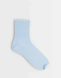 topshop-niebieskie-prazkowane-skarpetki-b23-os