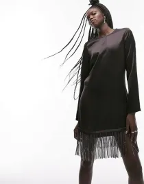 topshop-czarna-satynowa-mini-sukienka-fredzle-zdobienie-b23-s