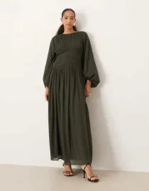 zielona-maxi-sukienka-z-dlugim-rekawem-marszczenia-b23-xxl