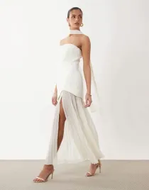 gina-tricot-biala-maxi-plisowane-sukienka-rozciecie-szal-b23-m