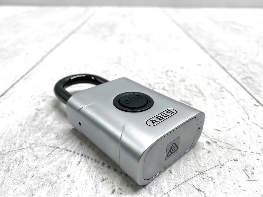 inteligentna-klodka-bluetooth-abus-everox-one-61-50-50-mm-stan-powystawowy