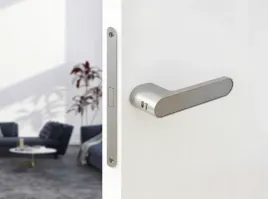 klamka-drzwiowa-kuchinox-salida-z-kluczem-i-blokada-chrom-mat