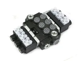 rozdzielacz-hydrauliczny-3-sekcyjny-sterowany-elektrycznie-12v-40l-voima