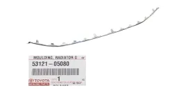toyota-avensis-listwa-chromowa-zderzaka-przod-53121-05080-oe
