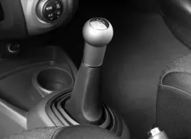 toyota-yaris-galka-zmiany-biegow-chromowana-5-biegow-pz430-b9176-00-oe