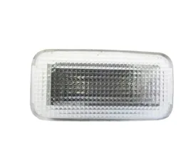toyota-auris-avensis-yaris-lampka-oswietlenia-kabiny-81330-05050-oe
