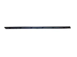 toyota-hilux-fortuner-uszczelka-zgarniajaca-drzwi-lewy-przod-68172-0k010-oe