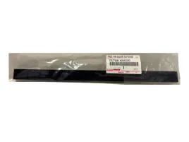 toyota-land-cruiser-uszczelka-dolnej-listwy-drzwi-75798-60020-oe