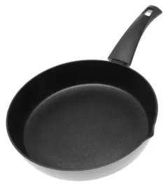 patelnia-z-powloka-nieprzywierajaca-ilag-24cm-dziobkiem-indukcja-gaz-558