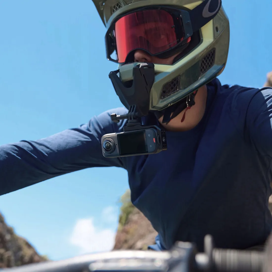 insta360-x5-vertical-horizontal-mount