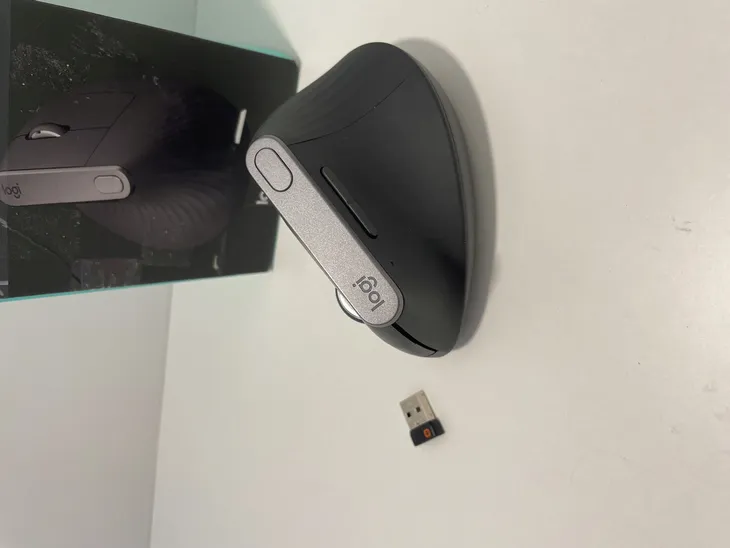 mysz-logitech-mx-vertical-ergonomiczna-sensor-optyczny