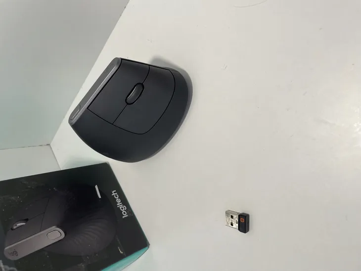 mysz-logitech-mx-vertical-ergonomiczna-liczba-przyciskow-6