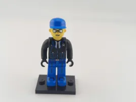 lego-minifigurka-policjant-4j008