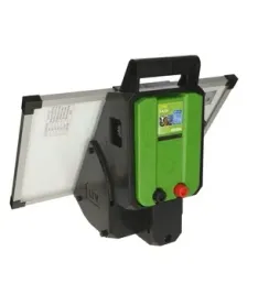 elektryzator-solarny-titan-s-4200-dla-koni-bydla-owiec-i-koz-42-j-ker