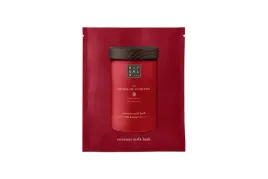 rituals-the-ritual-of-ayurveda-puder-do-kapieli-z-kokosem