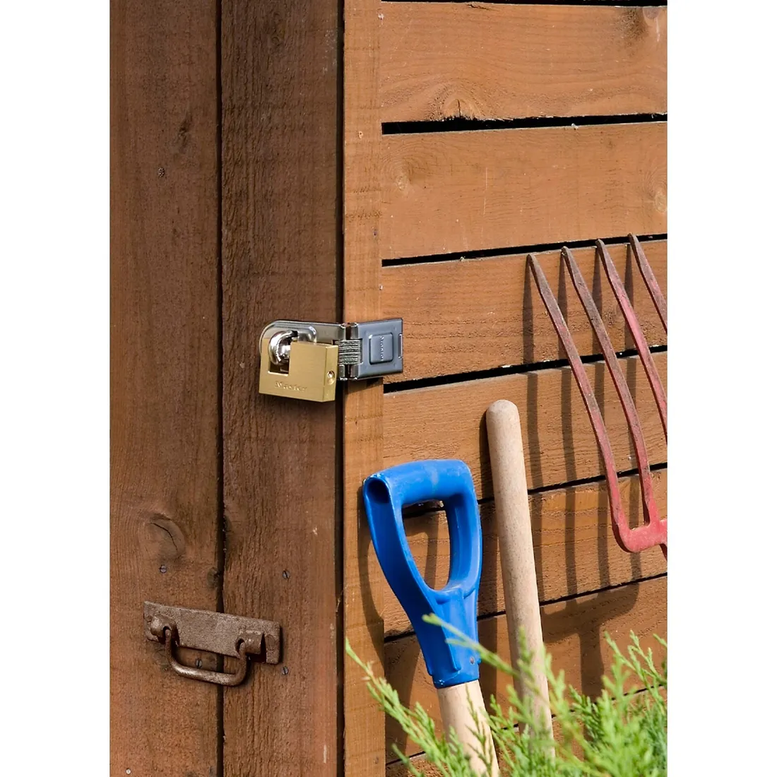 master-lock-padlock-brass-security-level-7-608eurd