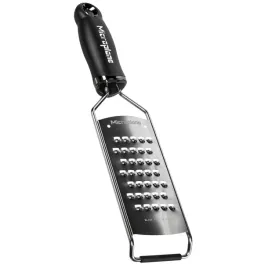 microplane-gourmet-tarka-z-bardzo-grubym-ostrzem
