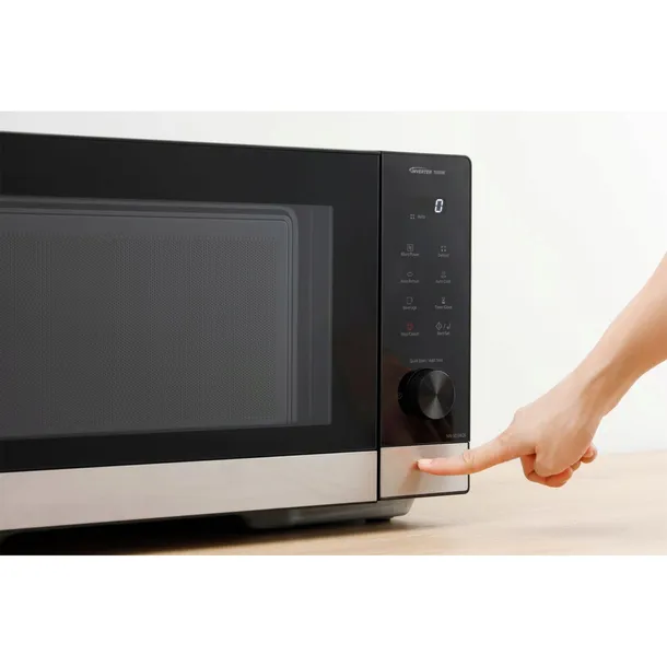 panasonic-nn-sd-38-material-wnetrza-emalia