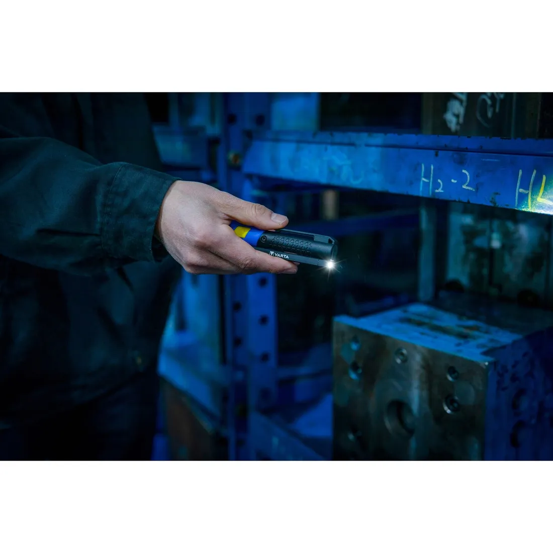 varta-work-flex-multifunction-light-f20r-stan-nowy