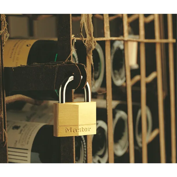 master-lock-wide-solid-brass-padlock-22mm-140eurd-rodzaj-klodki-na-klucz