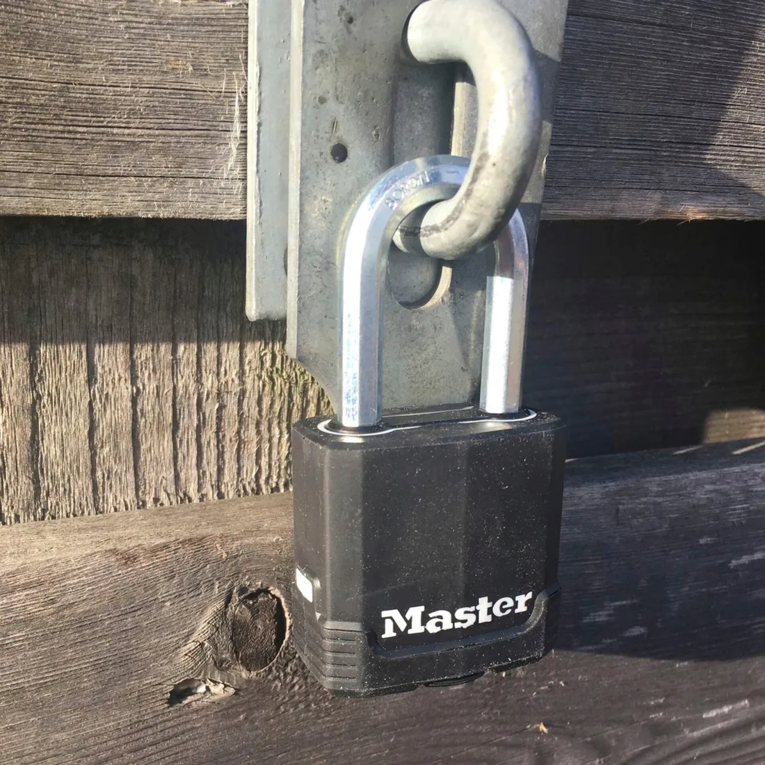 master-lock-laminated-padlock-m115eurdlf