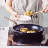 greenpan-evolution-frying-pan-28cm-black-powloka-non-stick-nieprzywierajaca