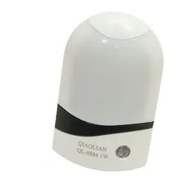 lampka-nocna-4-led-z-czujnikiem-zmierzchu