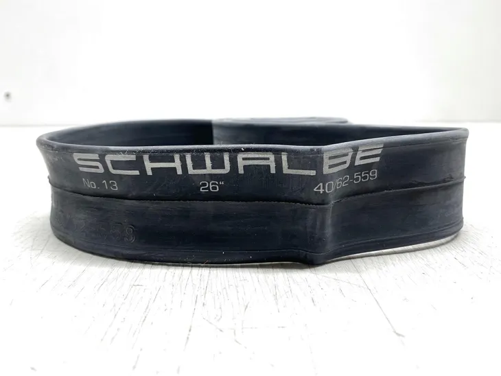 detka-rowerowa-schwalbe-av13-26-cali-1-50-2-50-av-40-mm-waga-190-g