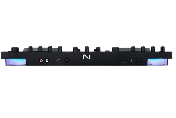 native-instruments-traktor-mx2-kontroler-dj-z-interfejsem-audio