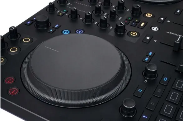 native-instruments-traktor-mx2-kontroler-dj-z-interfejsem-audio-stan-nowy
