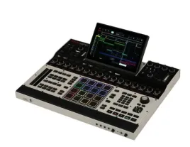 akai-mpc-x-standalone-sampler-10-1-touch-cv-midi-usb-produkcja