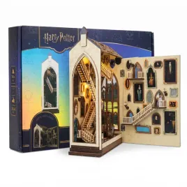 podporka-do-ksiazek-bookshelf-miniature-the-grand-staircase-harry-potter