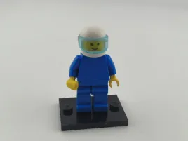 lego-classic-space-niebieski-astronauta-pln032