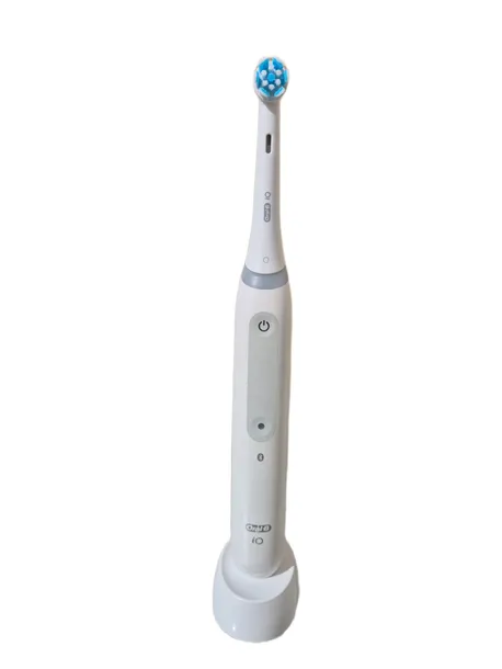 Oral -B iO 4 biała szczoteczka elektryczna do zębów