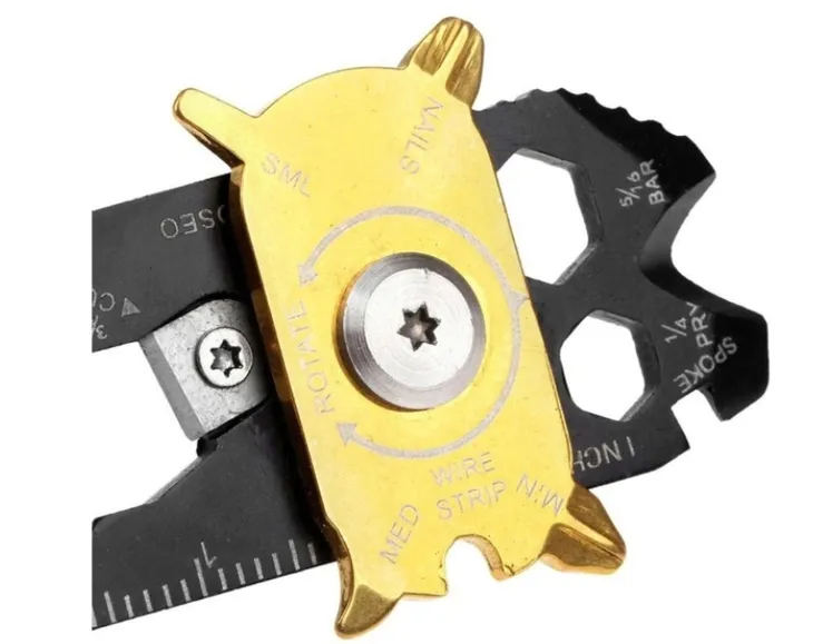 brelok-multitool-20w1-karabinczyk-liczba-dodatkowych-narzedzi-20