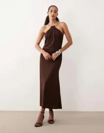 mango-brazowa-sukienka-bez-rekawow-maxi-b25-m