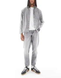 szare-spodnie-jeans-dopasowane-kieszenie-b23-w30-l32
