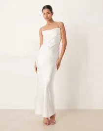 pretty-lavish-biala-maxi-sukienka-na-ramiaczkach-b23-l