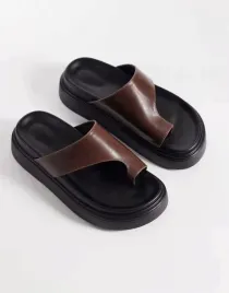 tony-bianco-brazowe-klapki-japonki-skora-naturalna-b23-40