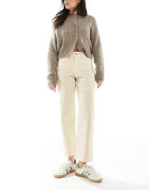 bezowe-proste-spodnie-jeans-b23-w28-l34-m