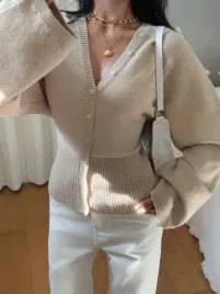 siren-gaze-bezowy-sweter-guziki-6hv-s06-m