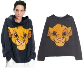 bluza-damska-wzor-lion-king-disney-krol-lew-simba-zara