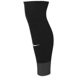 rekawy-pilkarskie-nike-matchfit-slevee-team-strike-slv-wc22-team-czarne-cu6