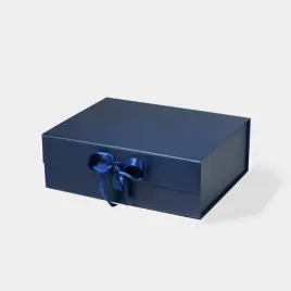 pudelko-magnetyczne-330x255x115mm-zew-granatowe-ze-wstazka-eleganckie