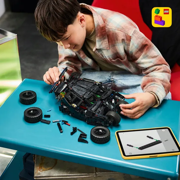 lego-technic-batmobile-tumbler-zestaw-konstrukcyjny-42239-marka-lego