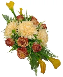 stroik-gesty-wiazanka-na-grob-cmentarz-zolte-chryzantema-kalie-roze